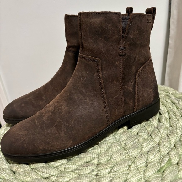 Ecco Touch 15 B Coffee Brown Oiled Leather Lightweight Flat Ankle Boots NWOB - Picture 2 of 10
